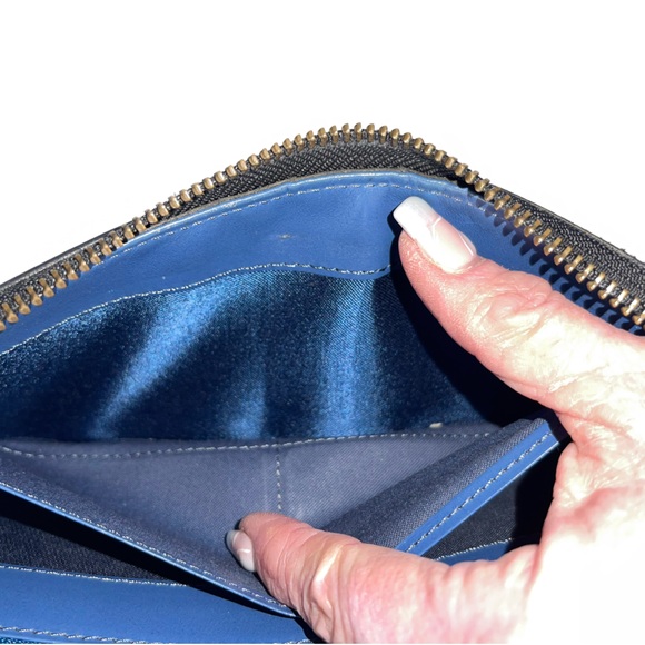 COPY - ✨✨Burberry Blue Label Japan Exclusive Zip up Wallet✨✨ - Picture 11 of 12